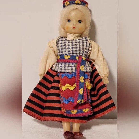 Vintage USSR Soviet miniature plastic Doll, Folk Costume traditionnel Antique - Picture 3 of 17